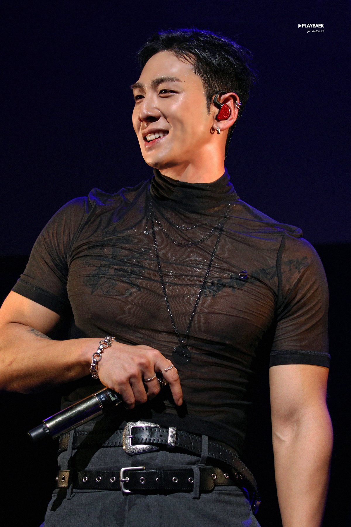 Behind-the-scenes cut of Baekho