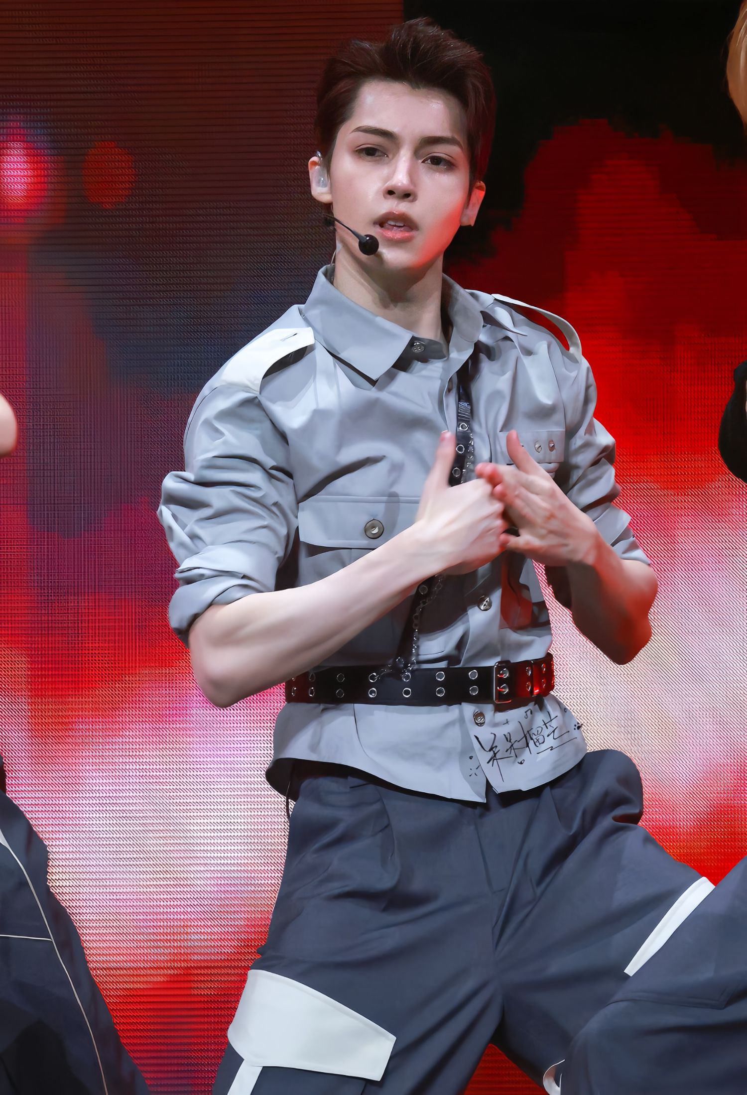 Behind-the-scenes cut of Charlie (SMTR25)