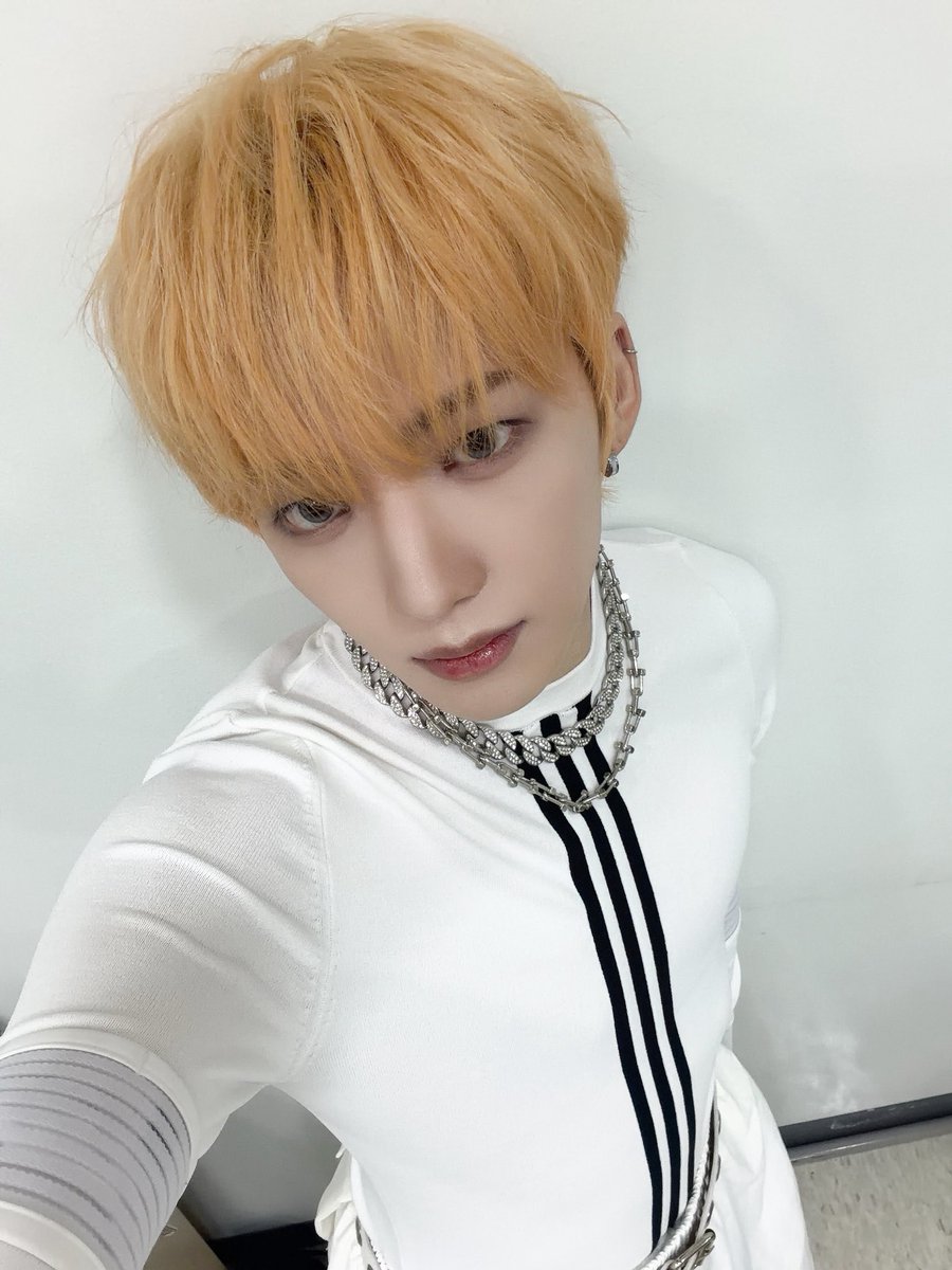 Behind-the-scenes cut of Xikers