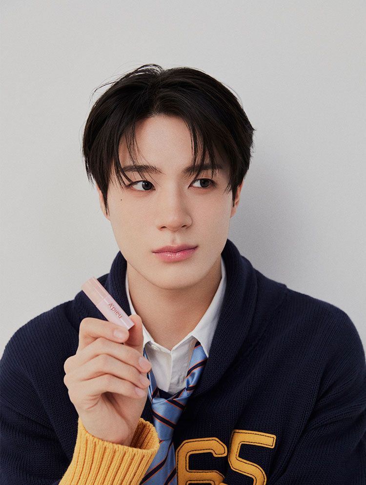 Recent activity shot of Jeno (NCT DREAM)