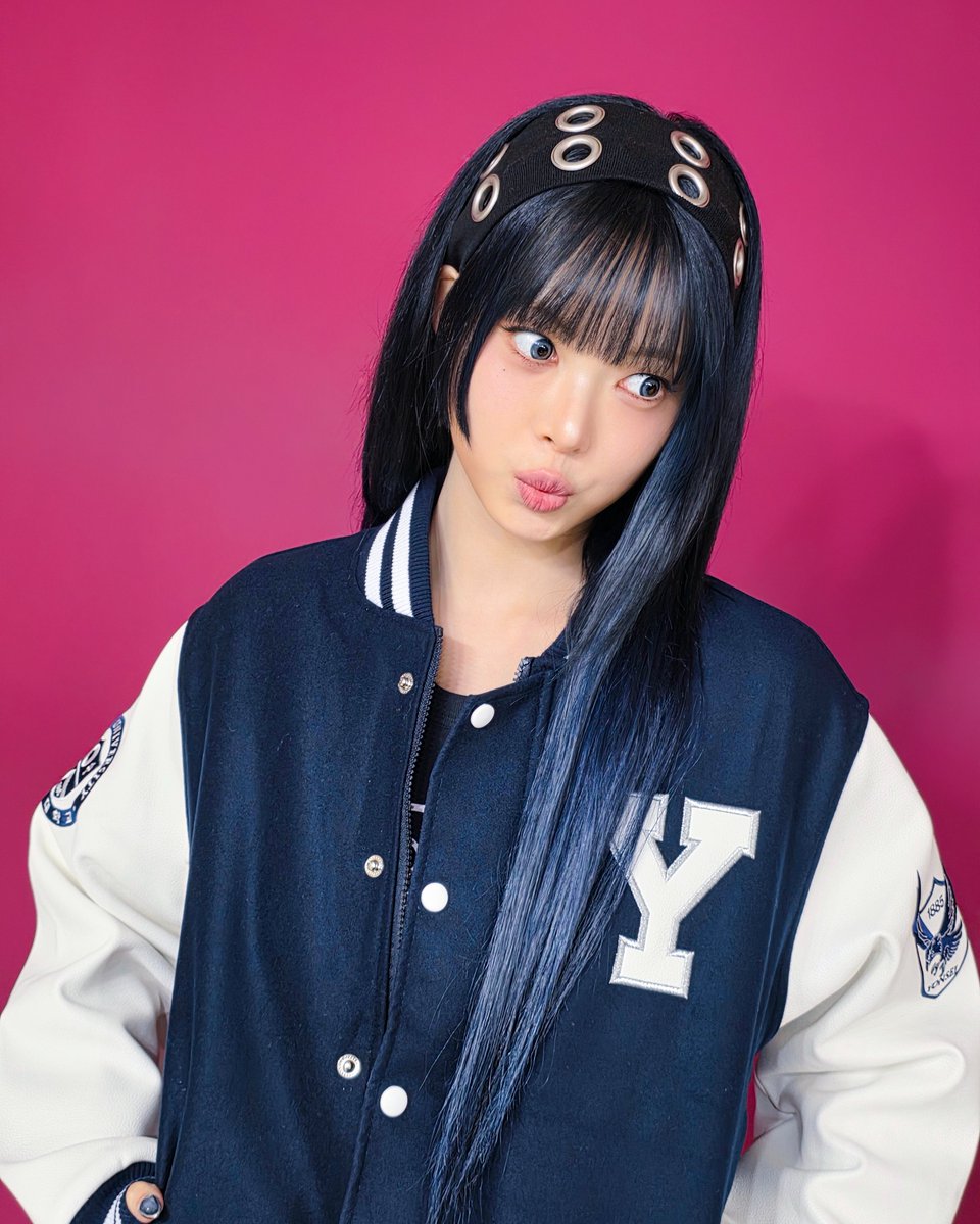 Recent activity shot of LE SSERAFIM