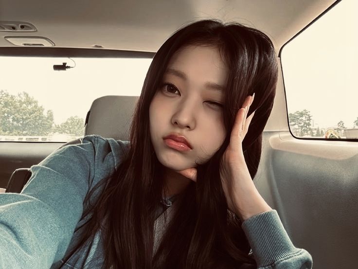 Latest photo of Haerin (NewJeans)