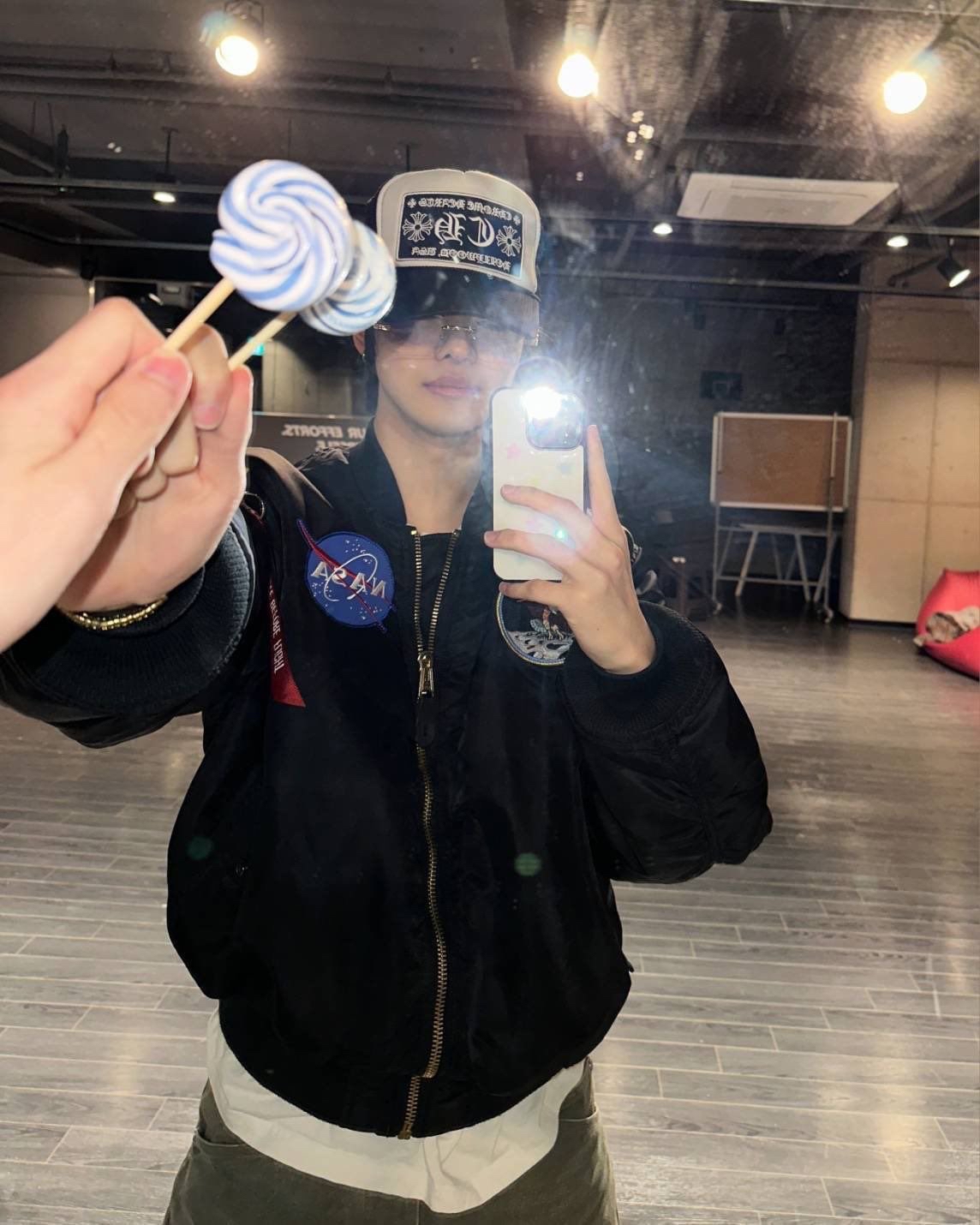 Behind-the-scenes cut of Lee Leo (ALPHA DRIVE ONE)