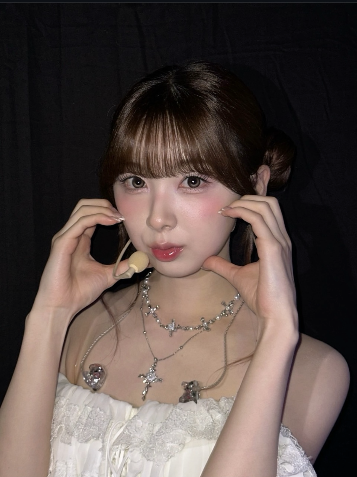 A moment captured by Miihi (NiziU)'s fan
