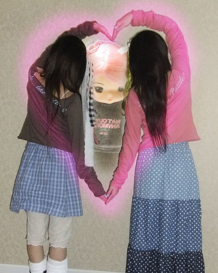 Behind-the-scenes cut of ILLIT