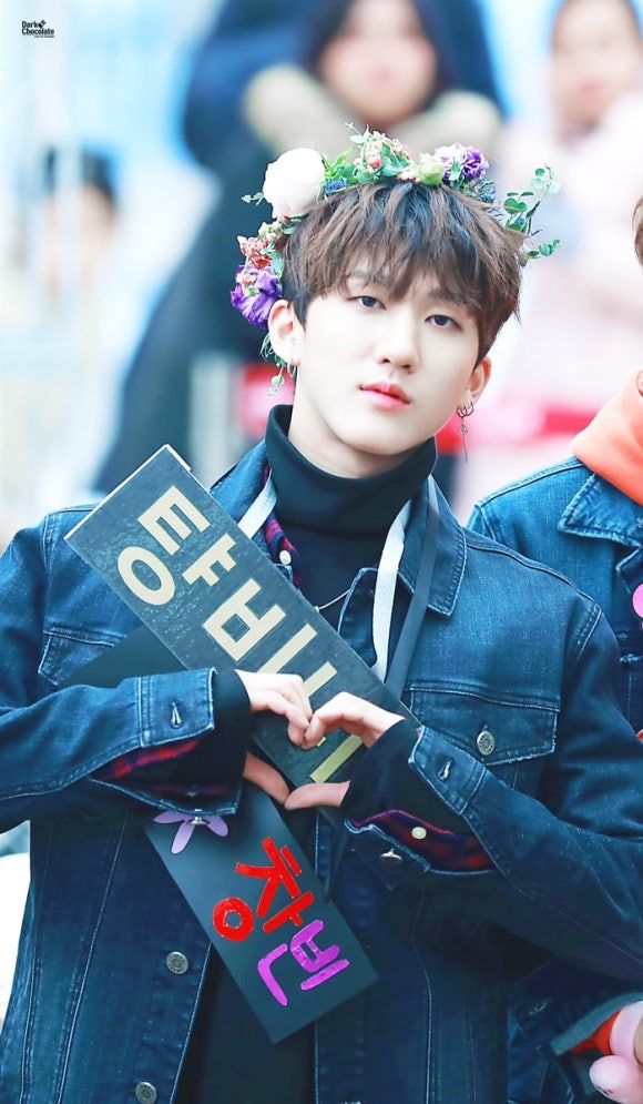 Wallpaper penuh perasaan yang dibagikan untuk Changbin (Stray Kids)