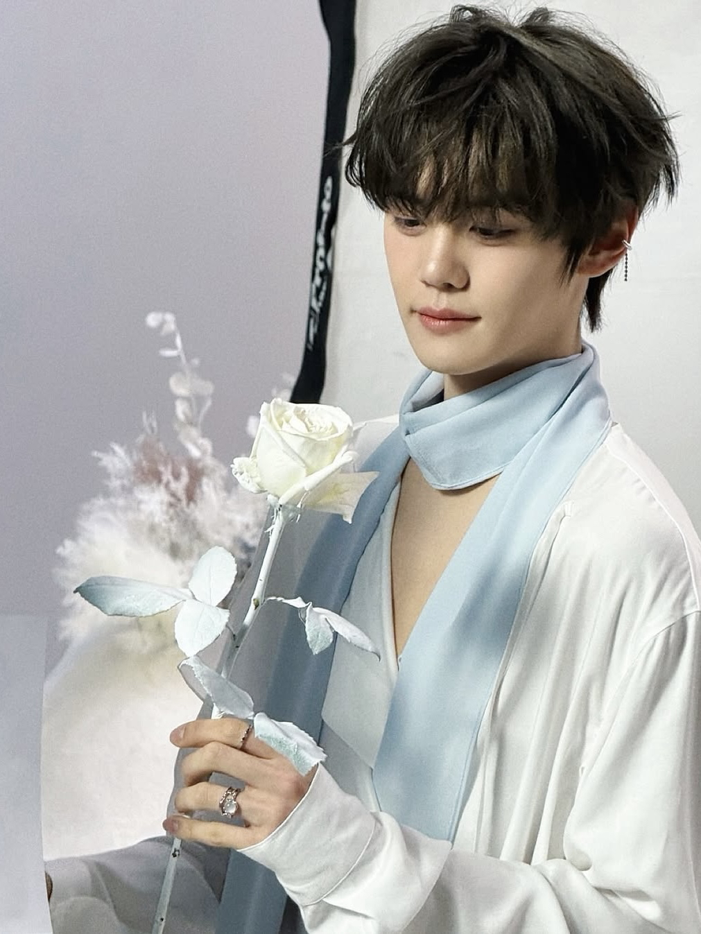 A moment captured by Kim Gyuvin (ZEROBASEONE)'s fan