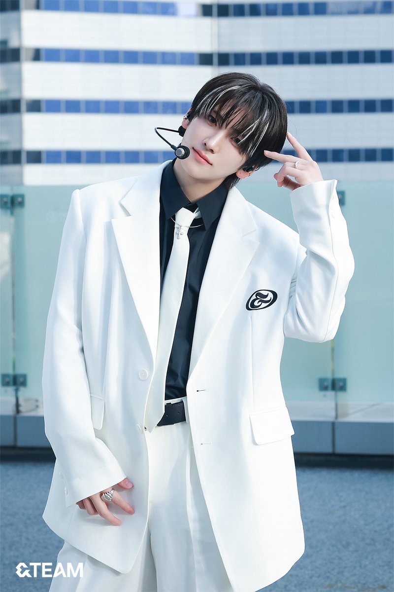 A moment captured by &TEAM's fan