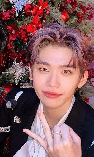 Latest photo of Kim Taerae (ZEROBASEONE)