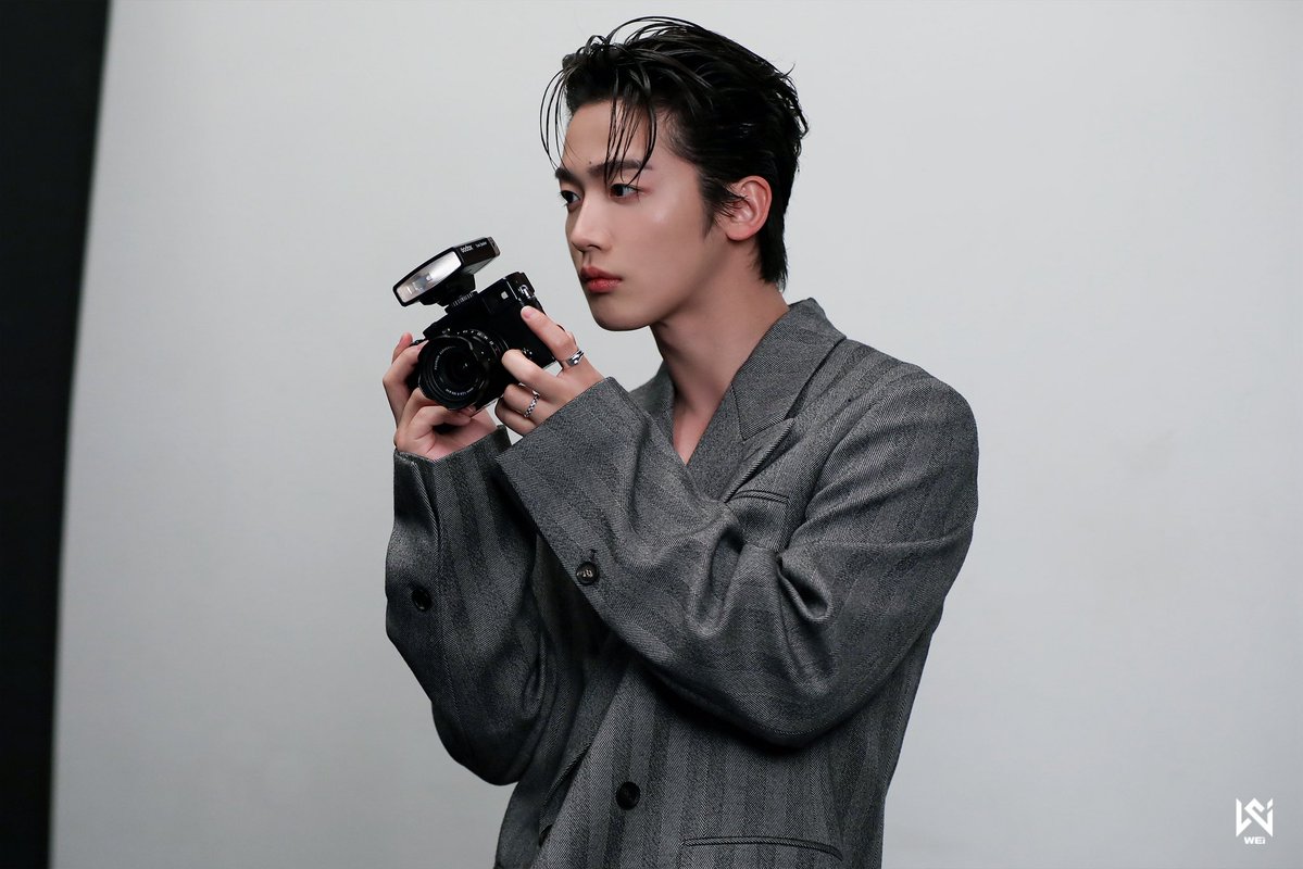 Behind-the-scenes cut of WEi
