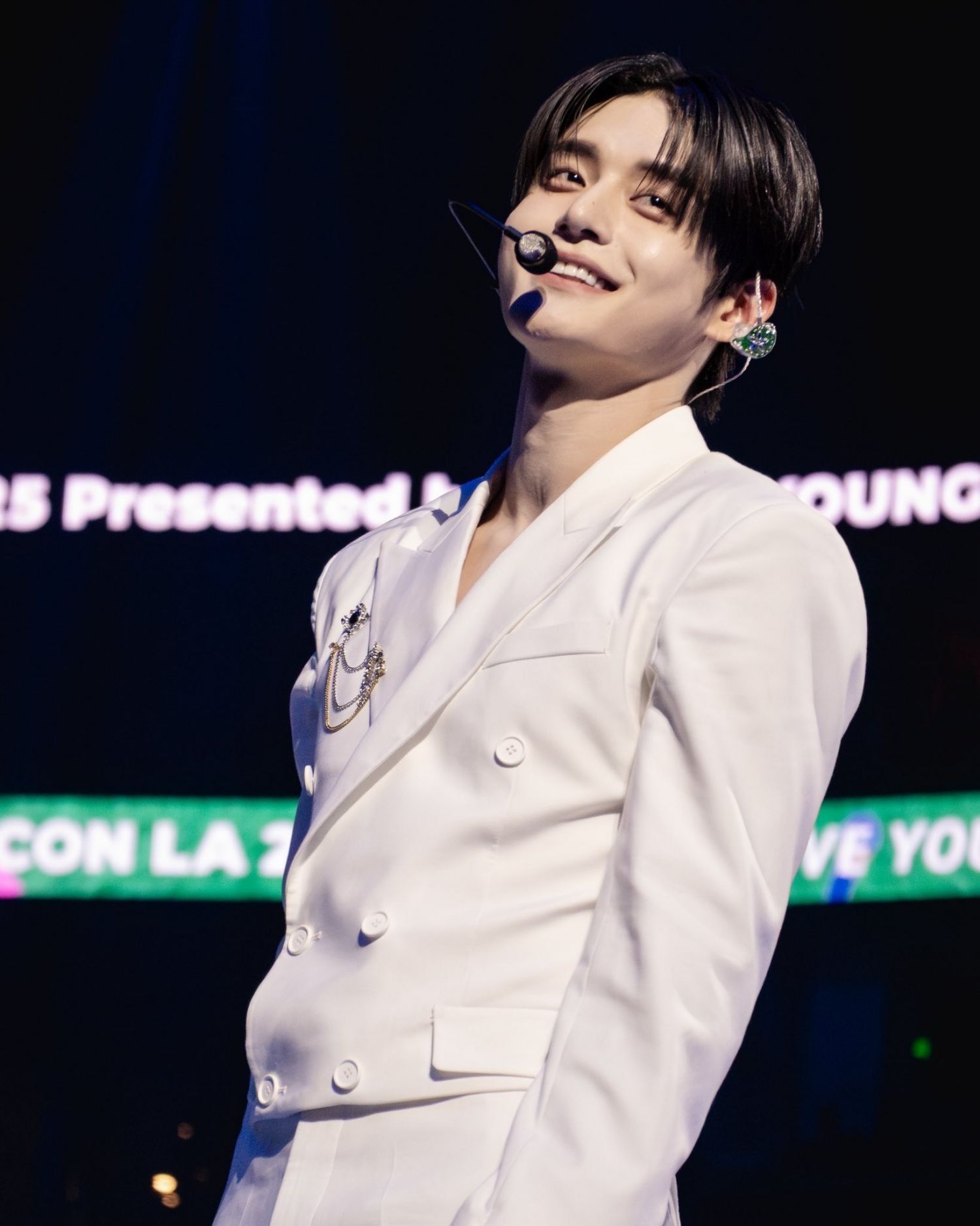 A moment captured by Kim Jiwoong (ZEROBASEONE)'s fan