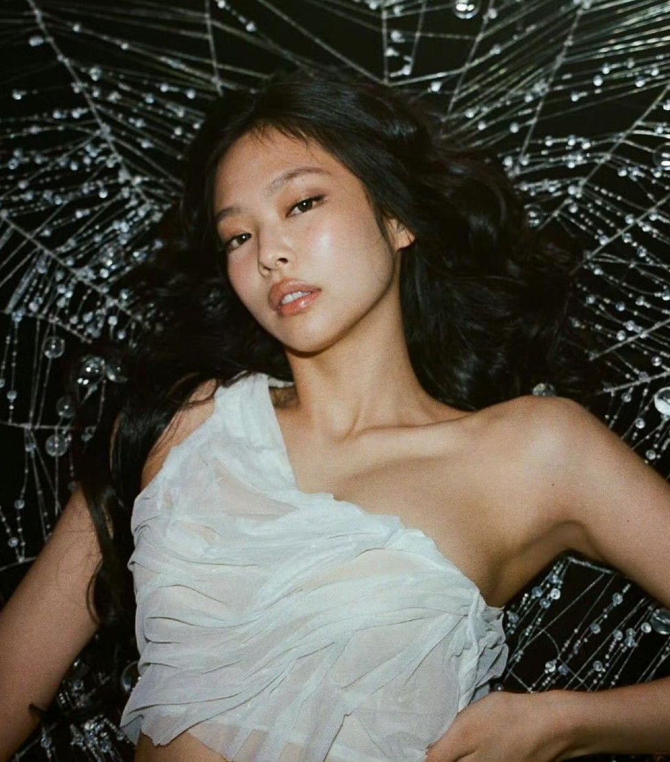 A moment captured by Jennie (BLACKPINK)'s fan