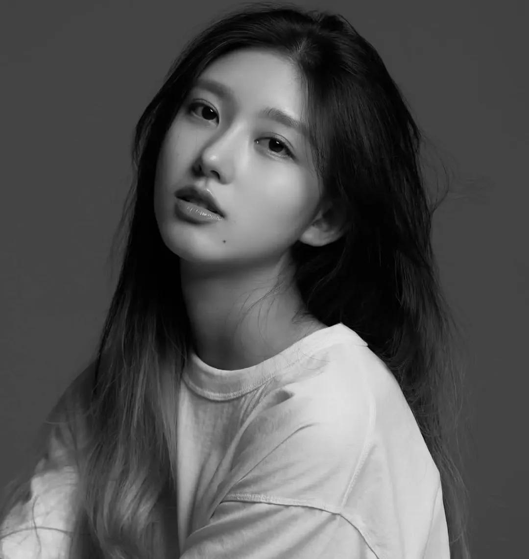 Behind-the-scenes cut of Gaeul (IVE)