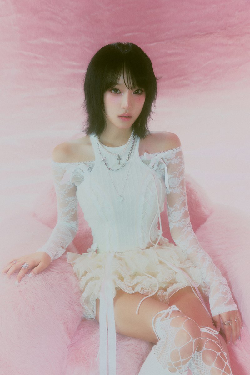 A moment captured by Choi Yena's fan