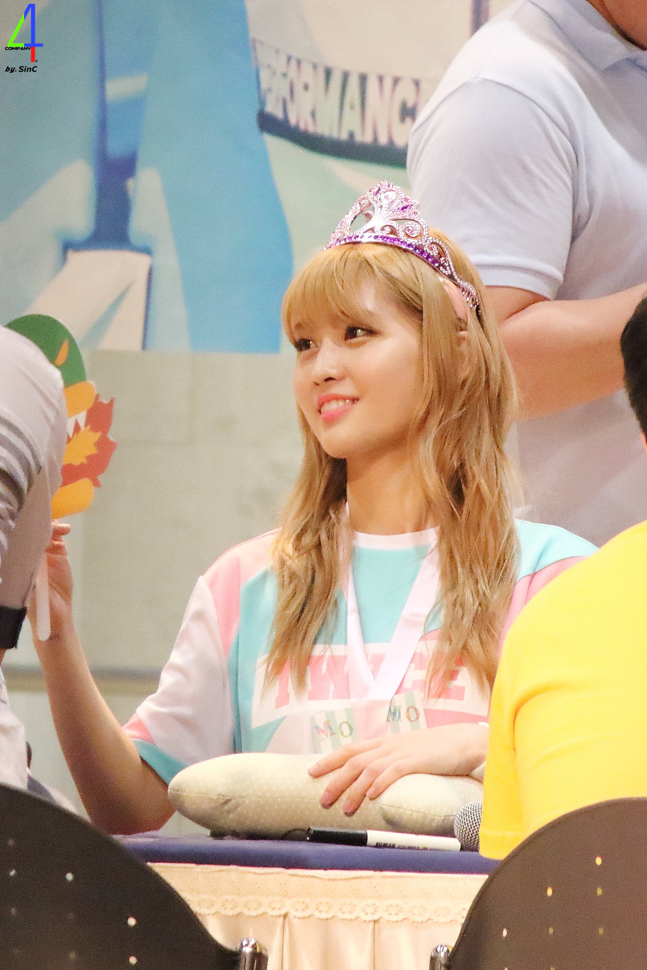 모모 (TWICE)의 최신 사진