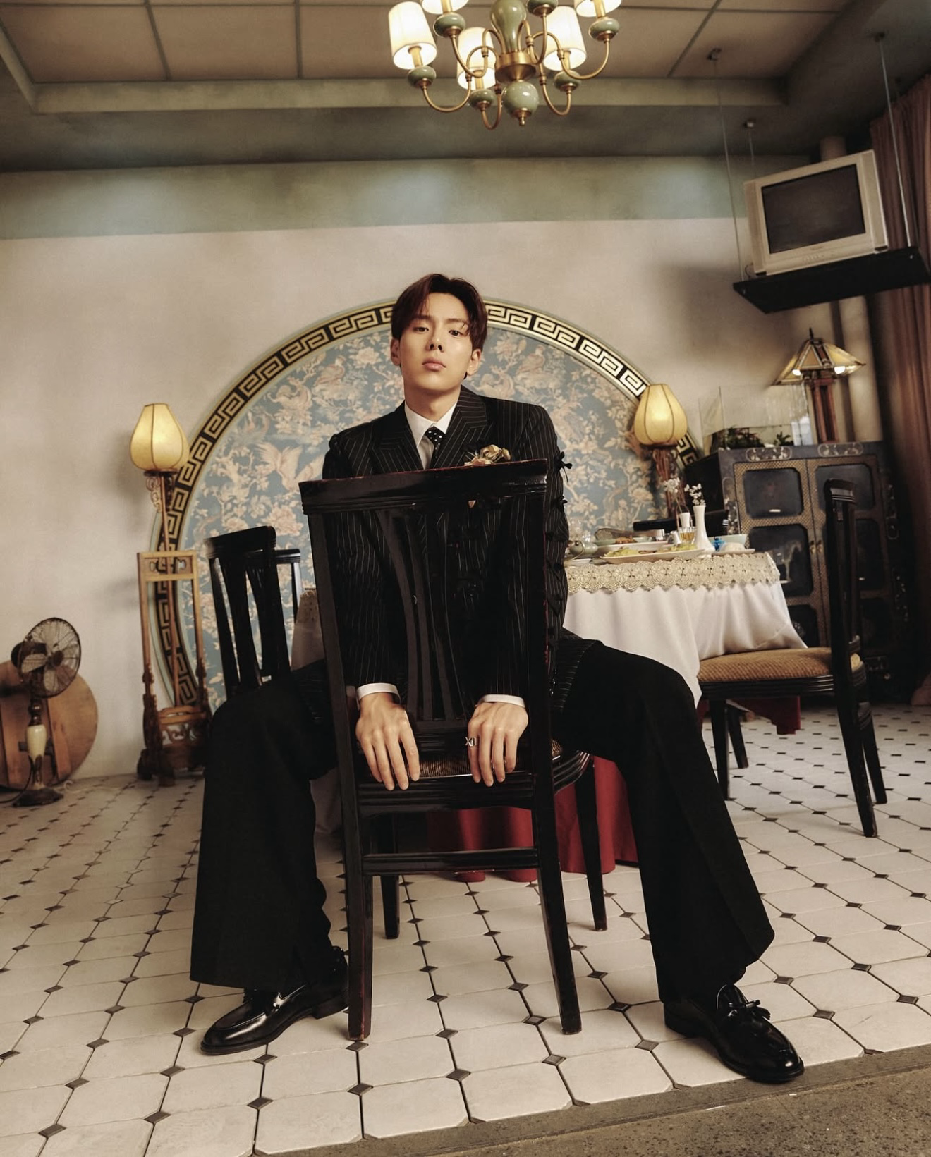 Behind-the-scenes cut of Shownu (MONSTA X)