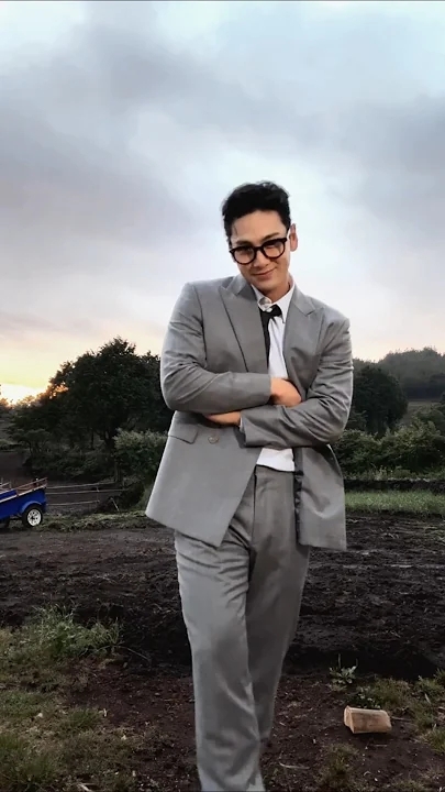 Behind-the-scenes cut of Baekho