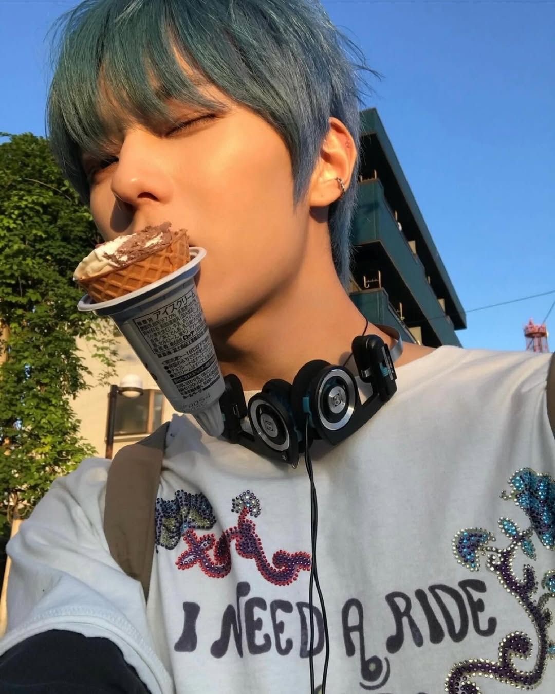 A moment captured by LEEJEONG (WHIB)'s fan