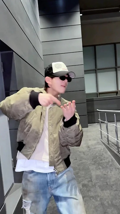 The most beloved wallpaper among Board's fans