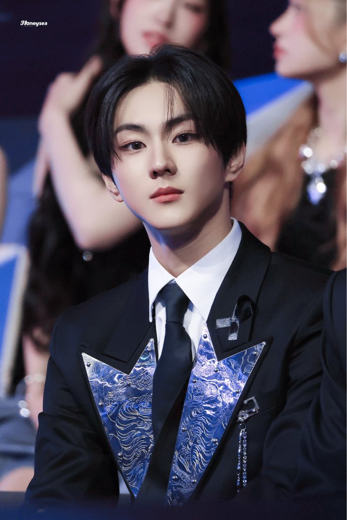 Latest photo of Jungwon (ENHYPEN)