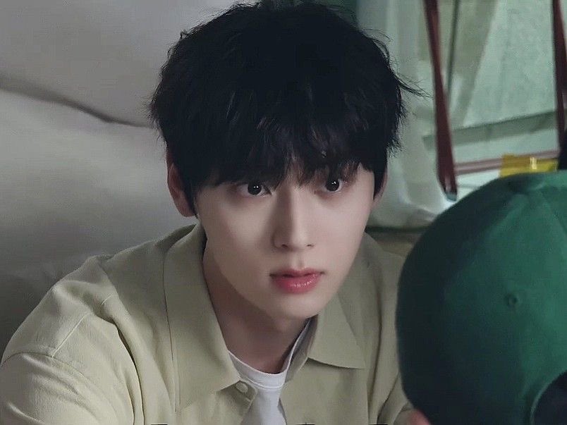 Behind-the-scenes cut of Hwang Minhyun