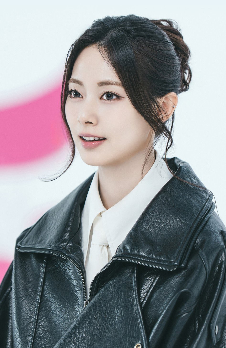 Recent activity shot of Tzuyu (TWICE)
