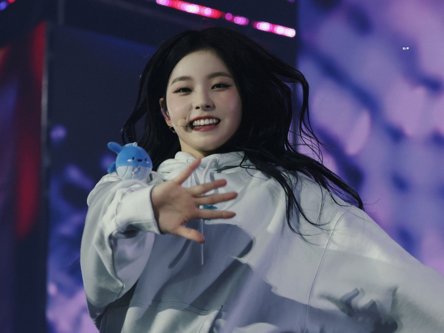 Latest photo of Kyujin (NMIXX)