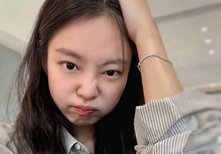 Jennie (BLACKPINK)粉絲拍下的瞬間