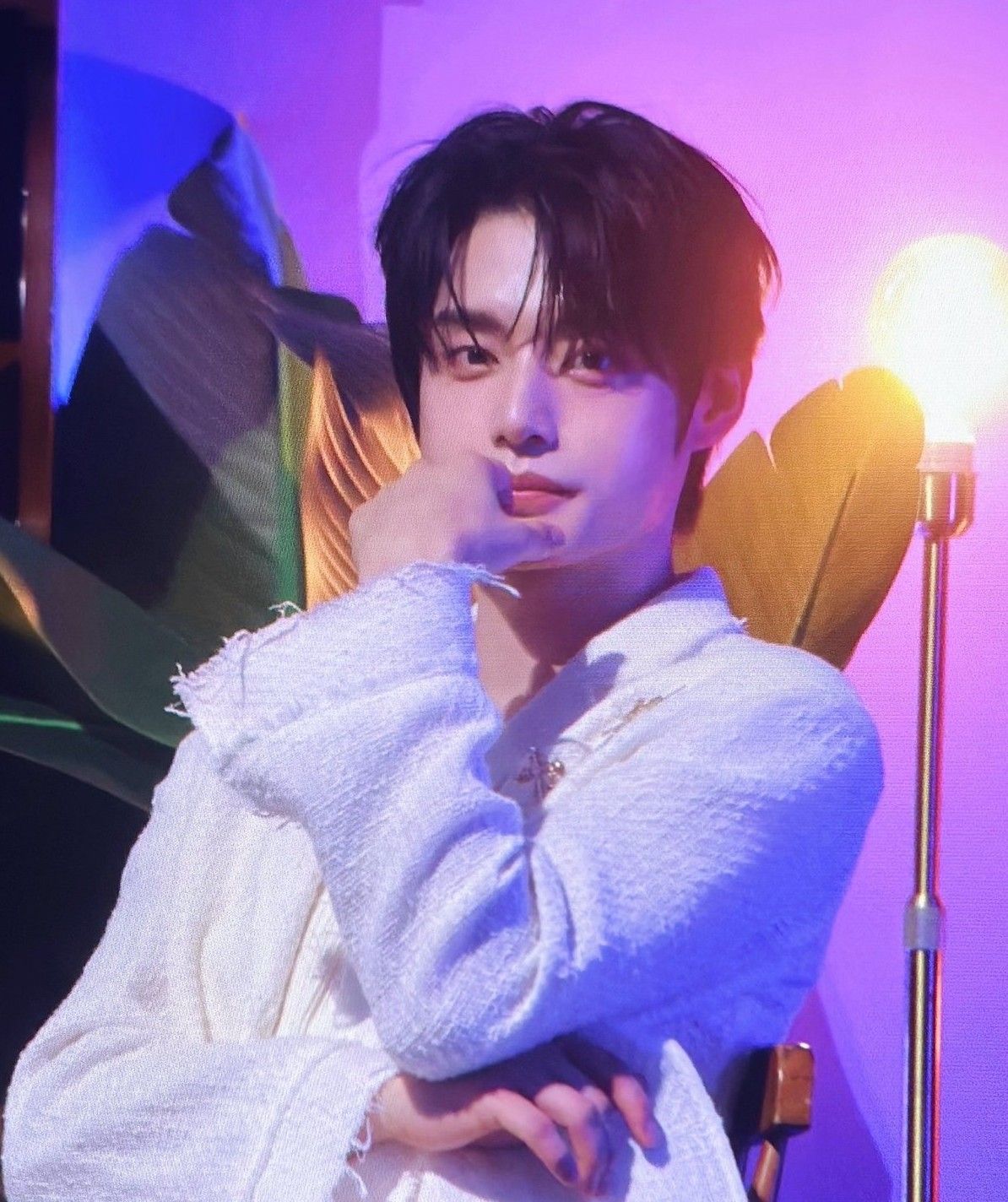 Behind-the-scenes cut of Kim Jiwoong (ZEROBASEONE)