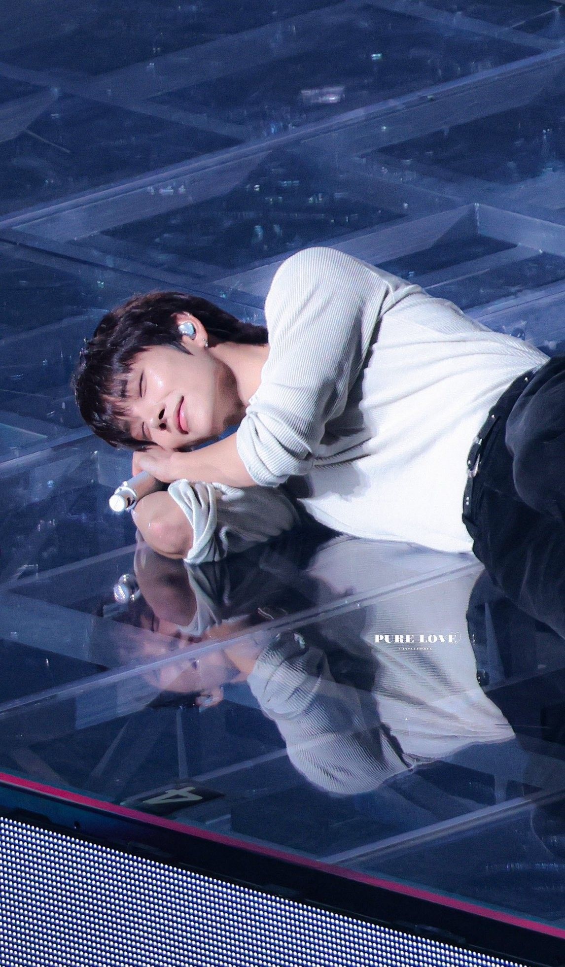 A heartfelt wallpaper shared by Joshua (SEVENTEEN)'s fans