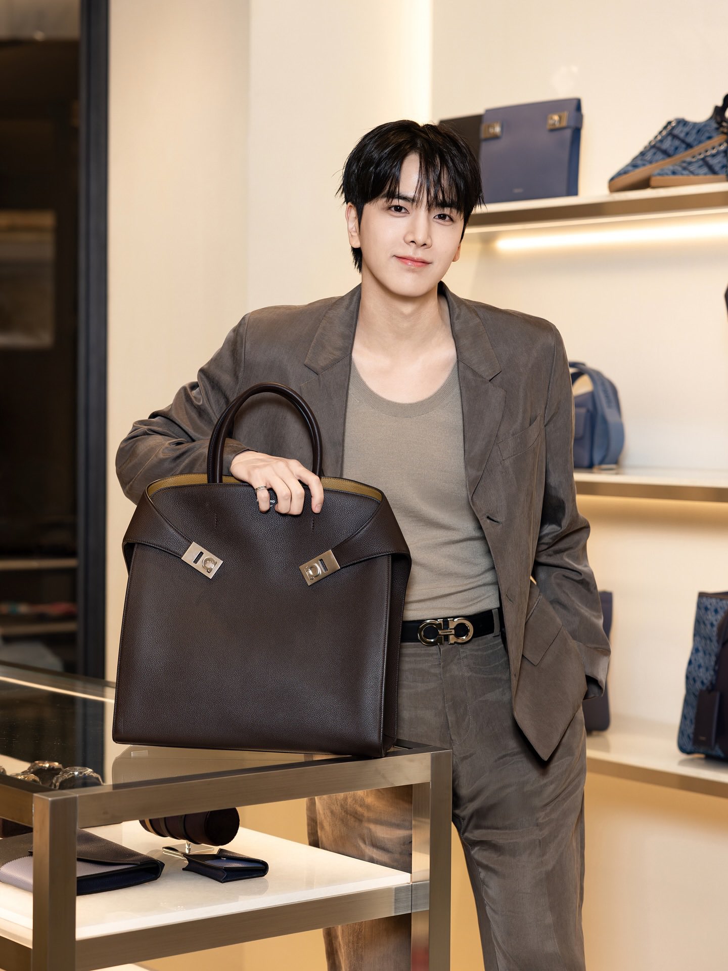 Latest photo of Younghoon (THE BOYZ)