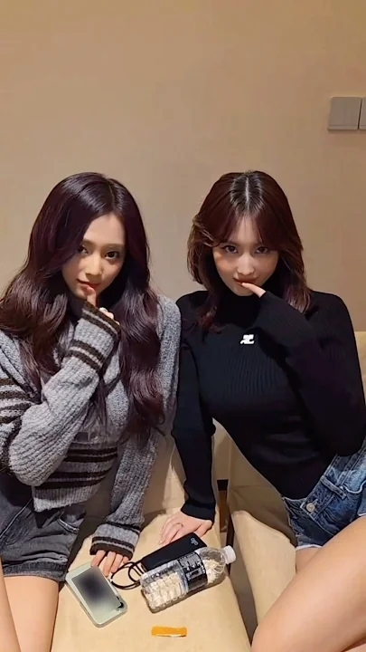 The most beloved wallpaper among Momo (TWICE)'s fans