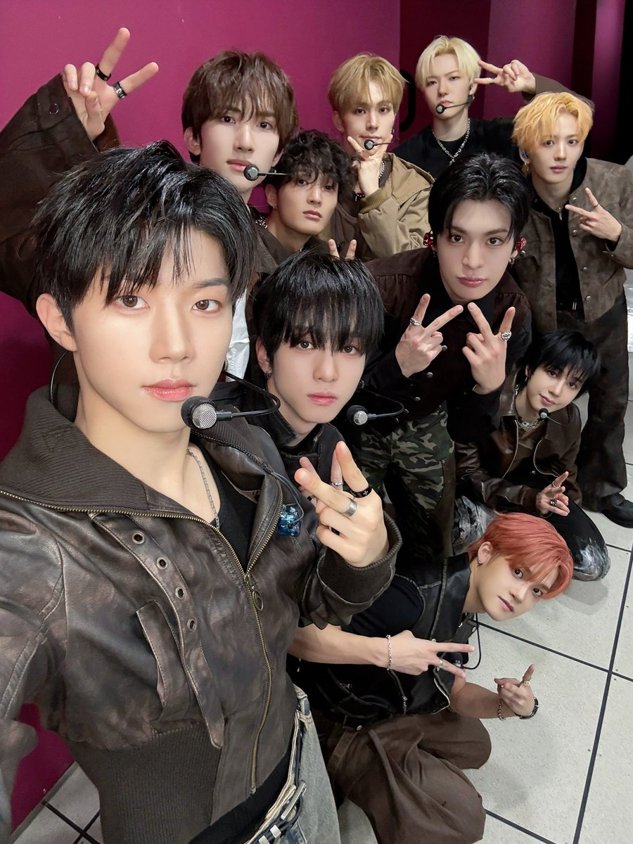 A moment captured by Xikers's fan