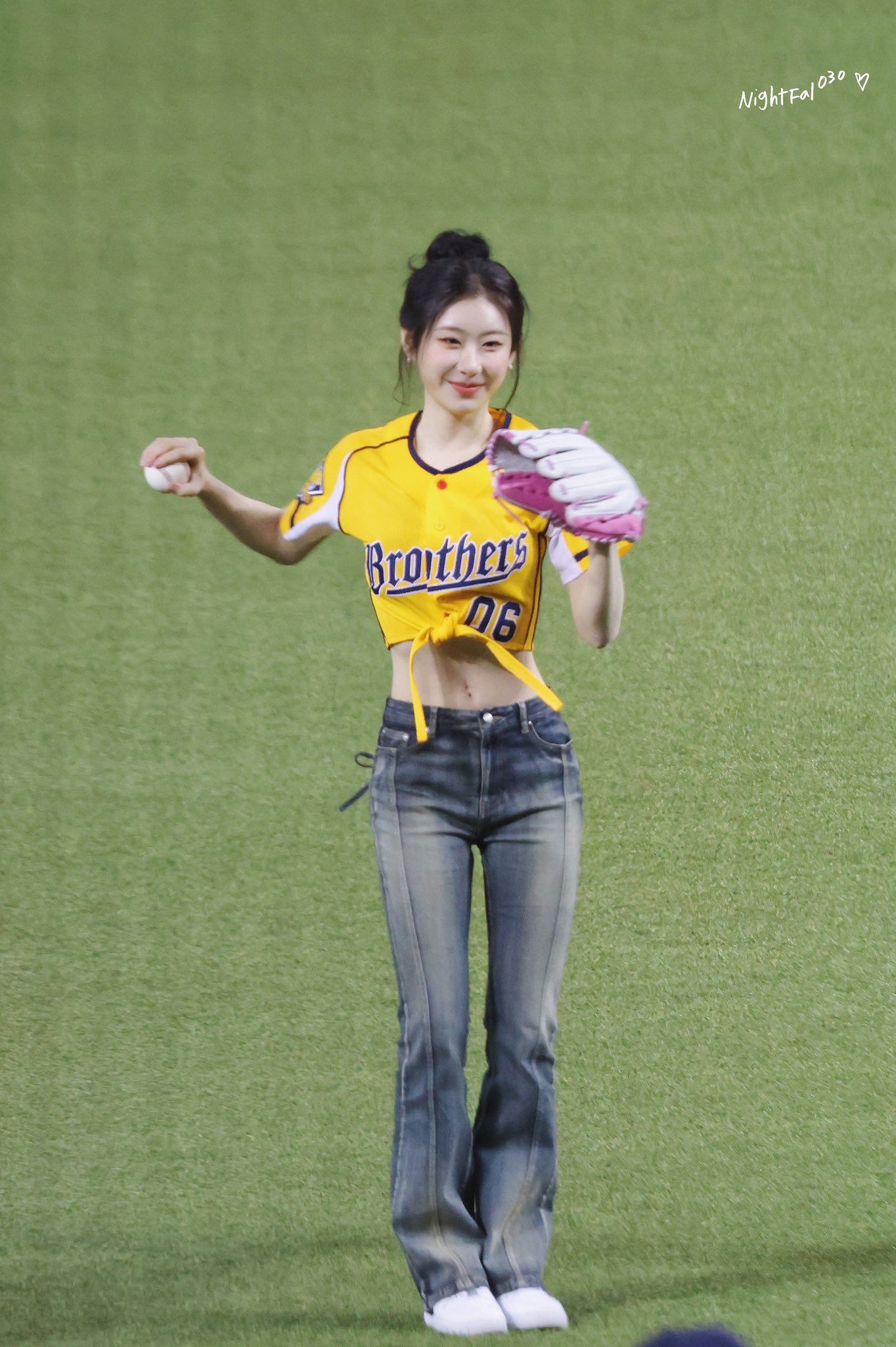Behind-the-scenes cut of Chaeryeong (ITZY)