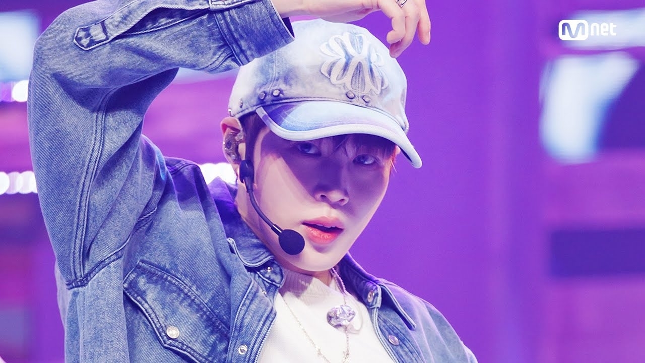Momen yang diabadikan oleh penggemar Ha Sungwoon