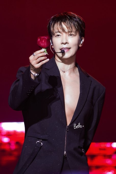 Behind-the-scenes cut of Donghae (Super Junior)