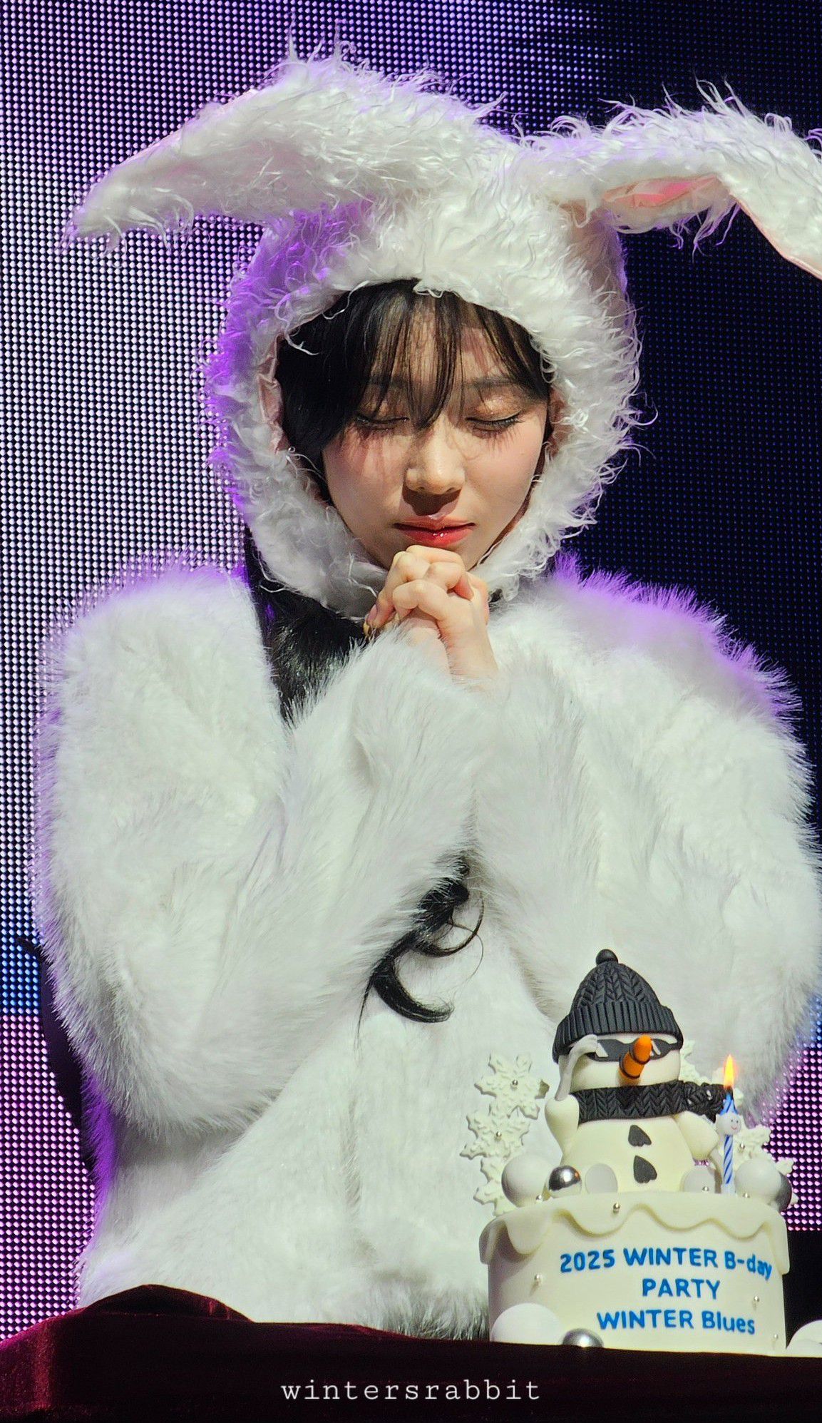 A heartfelt wallpaper shared by Winter (aespa)'s fans