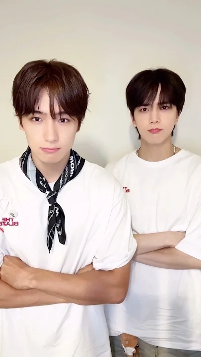 Latest photo of Hyunjae (THE BOYZ)