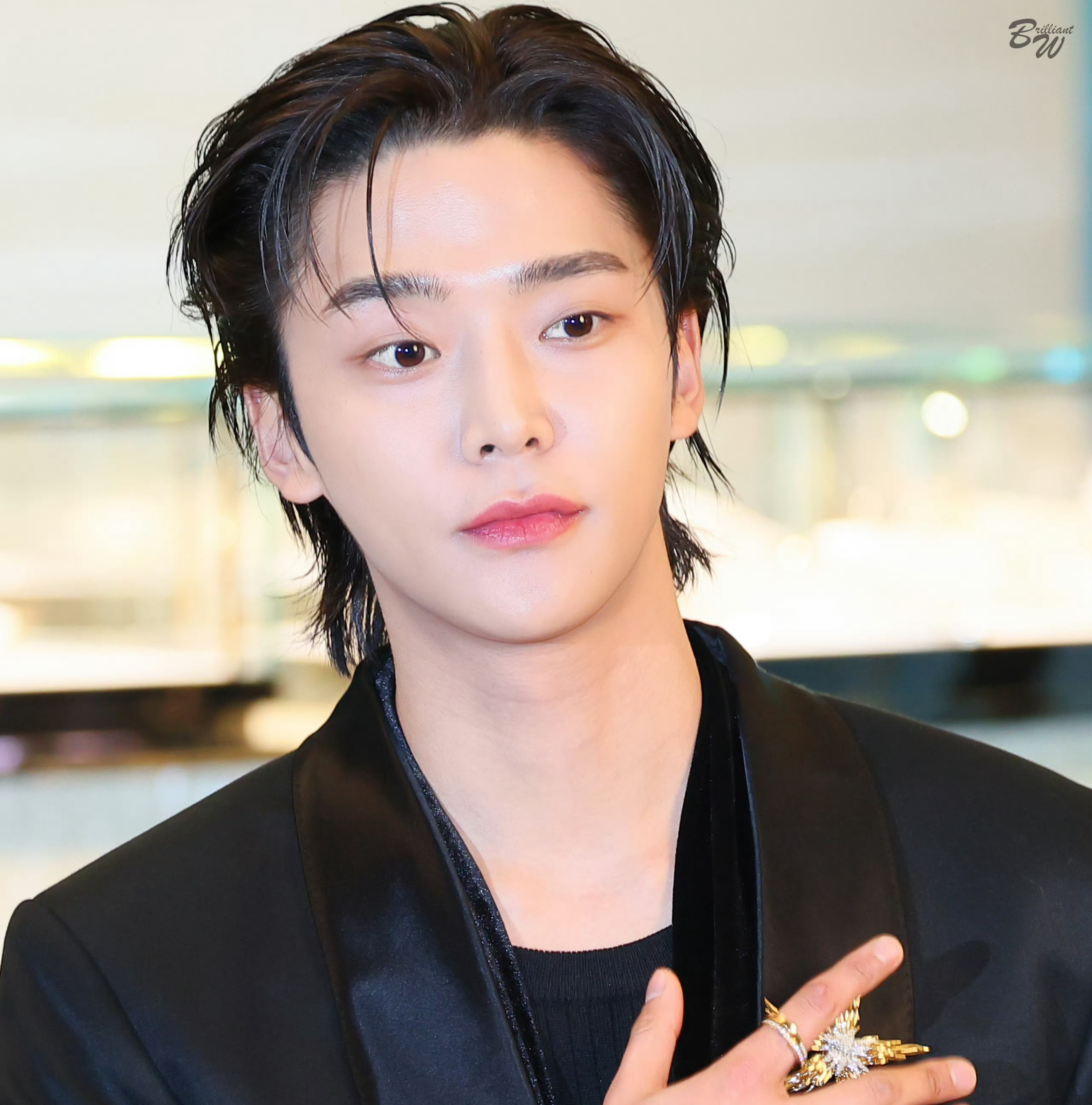 로운의 비하인드 컷