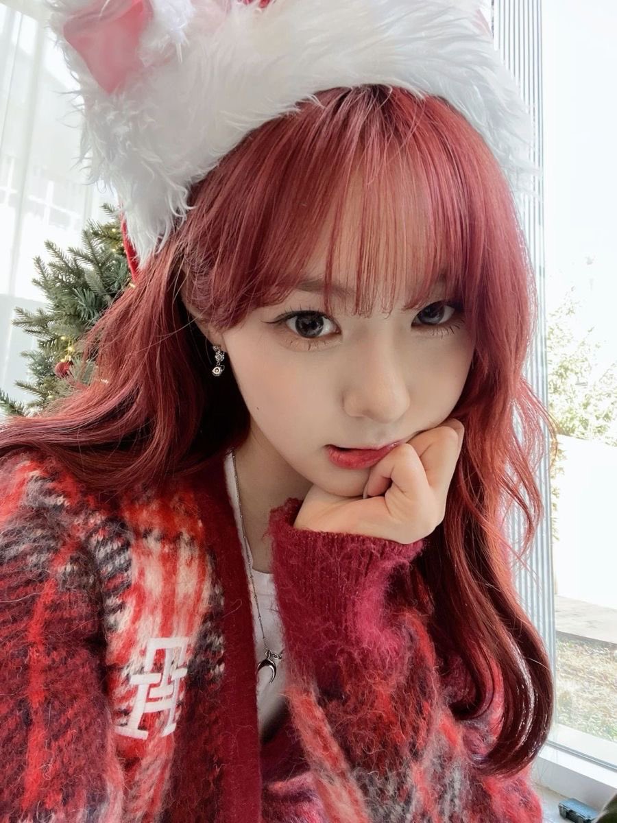 Recent activity shot of Kim Chaehyun (Kep1er)