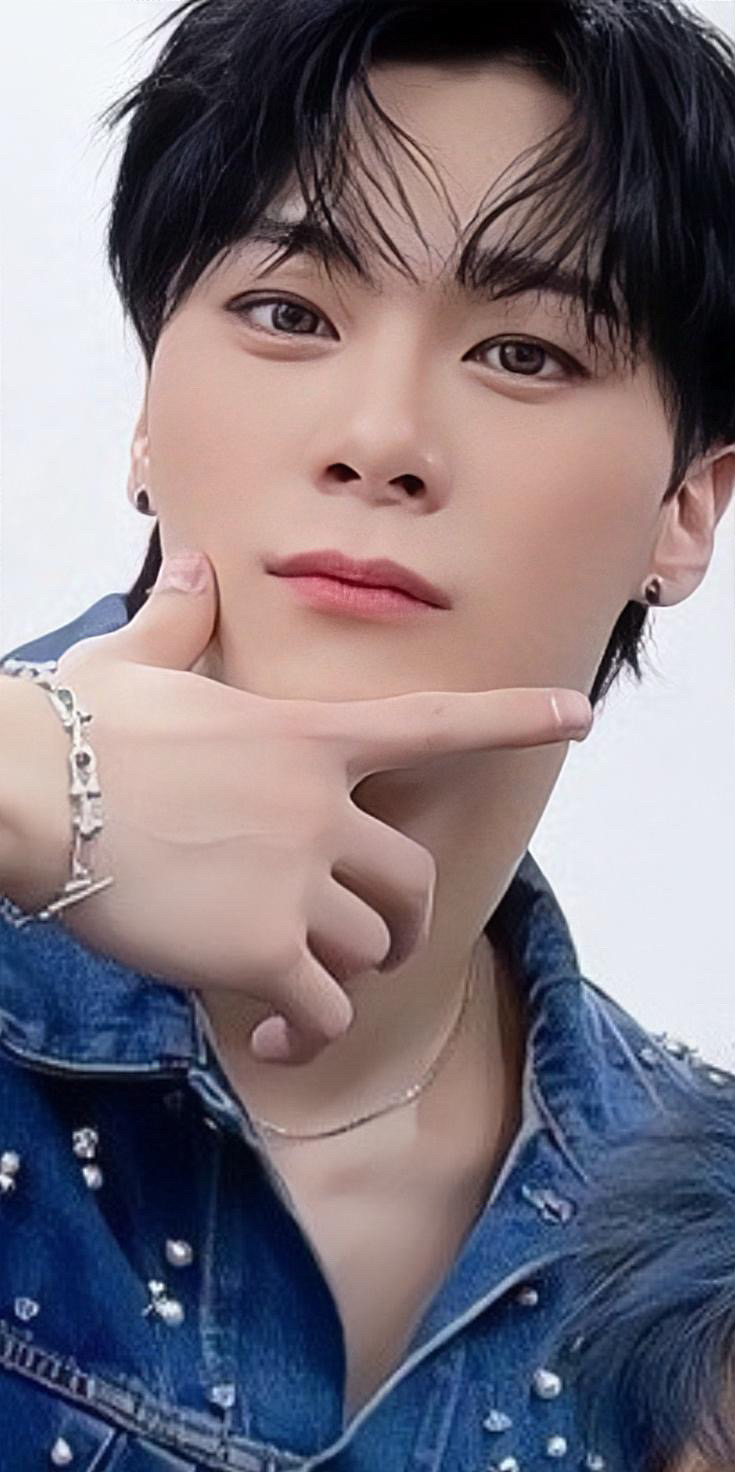 Behind-the-scenes cut of Moonbin (ASTRO)