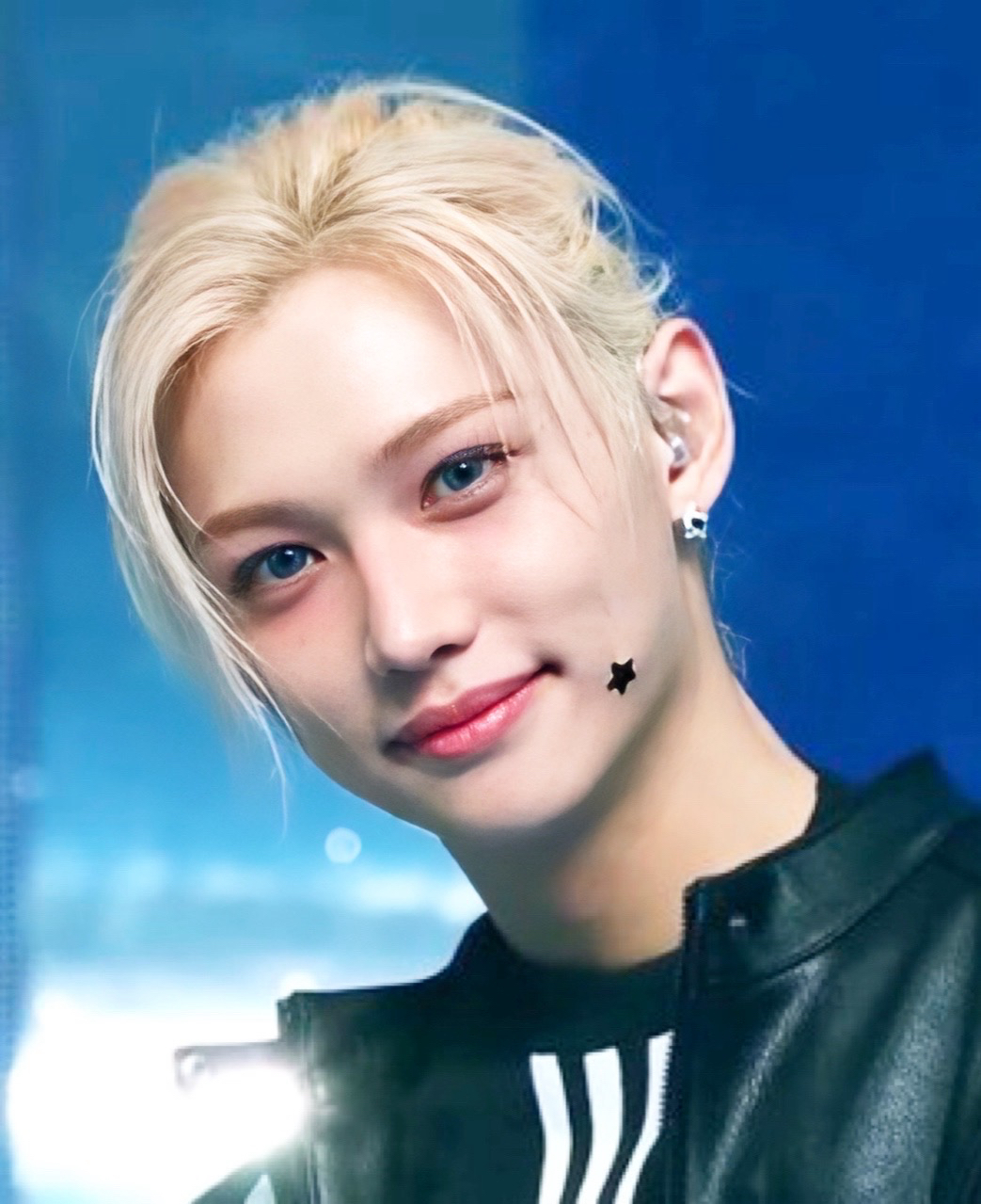 Latest photo of Felix (Stray Kids)