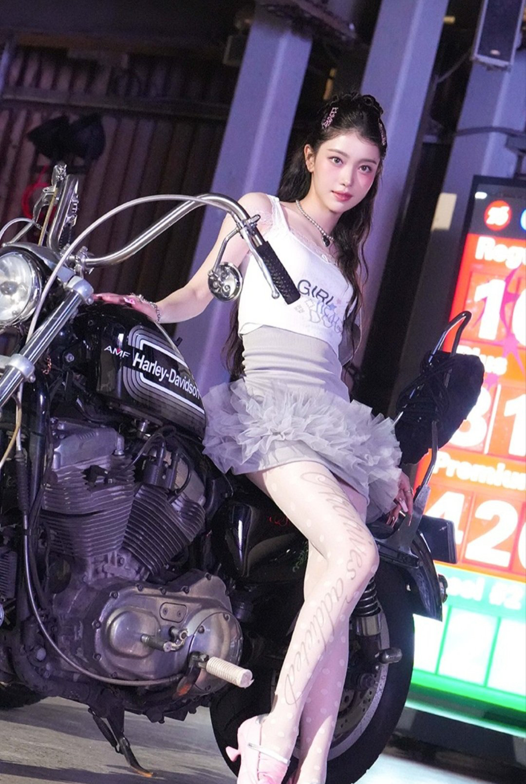 Trending idol content in the community