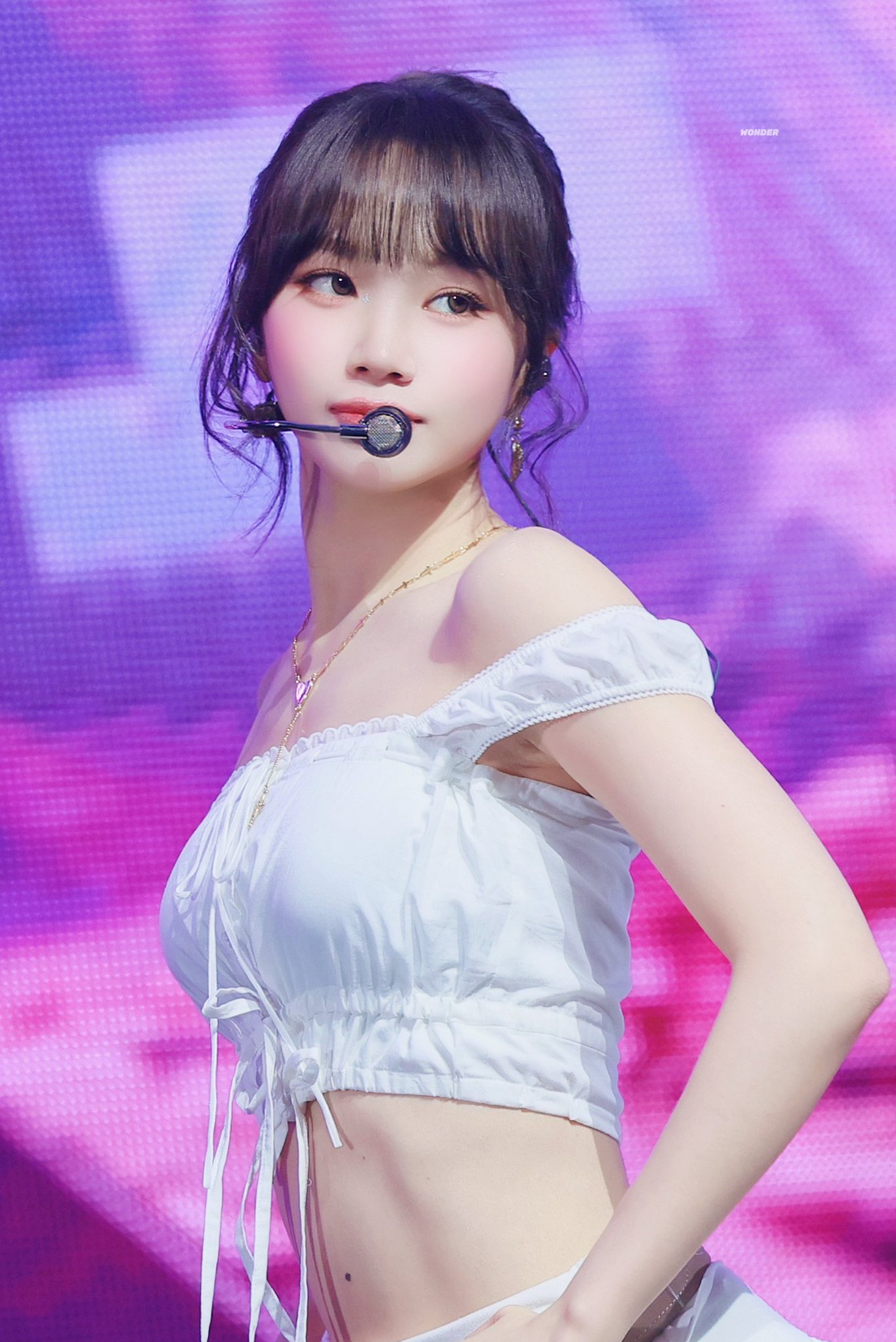 A moment captured by Kim Chaewon (LE SSERAFIM)'s fan