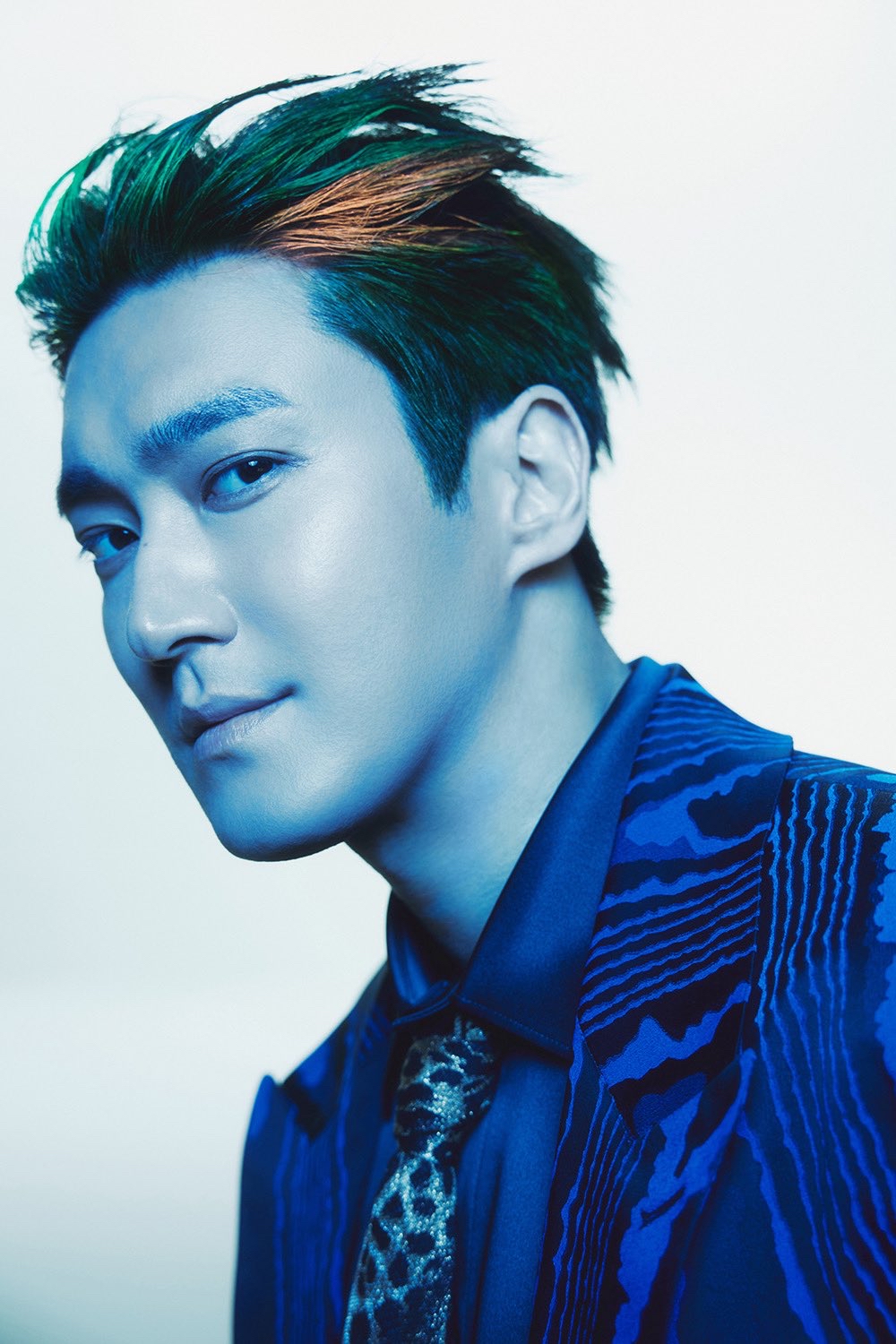 Latest photo of Siwon (Super Junior)