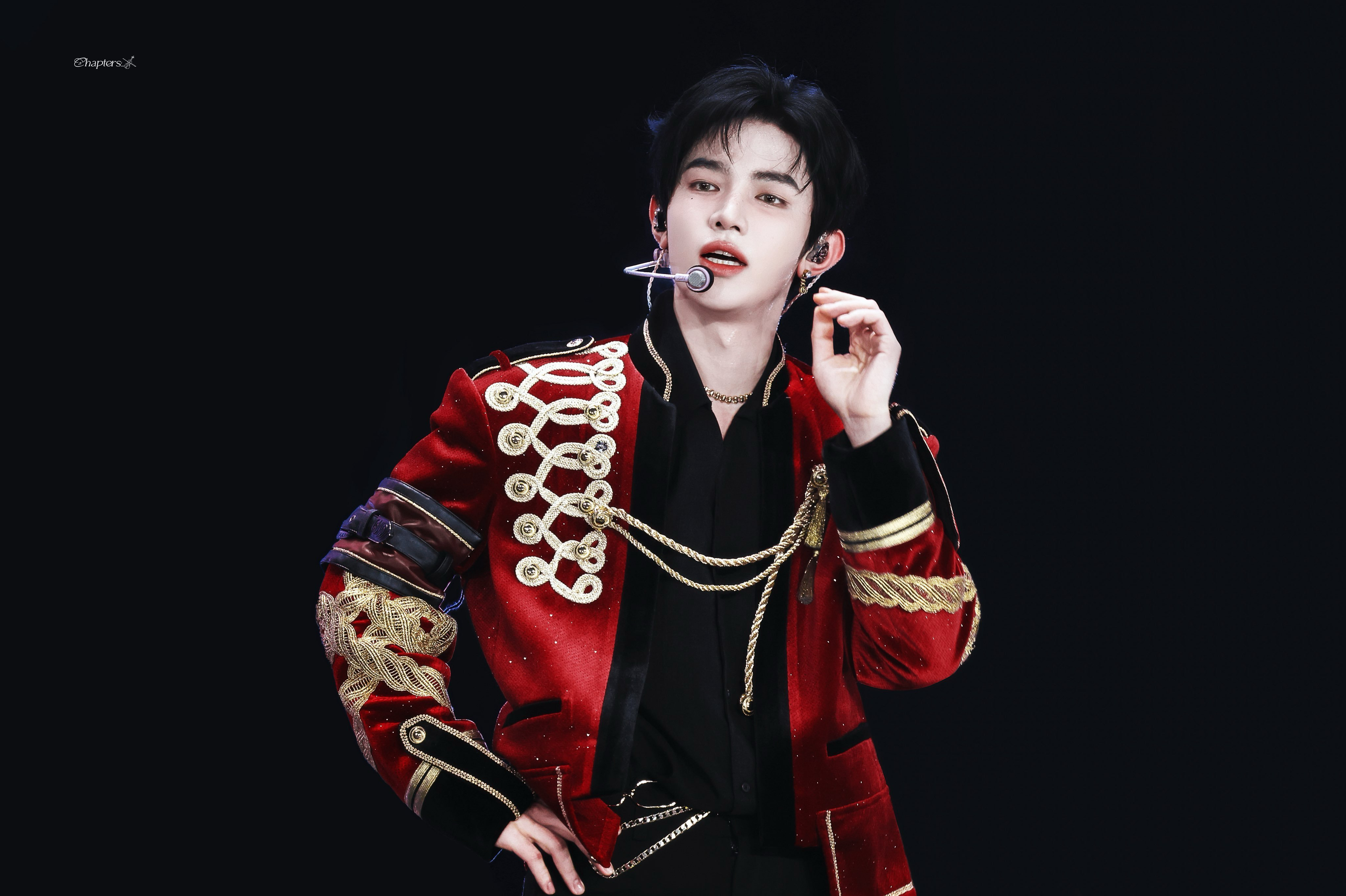 Foto terbaru Zhang Hao (ZEROBASEONE)