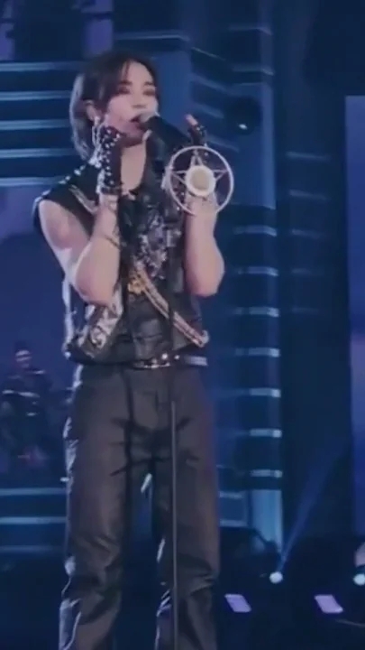 Fandom-recommended wallpaper image of Hyunjin (Stray Kids)