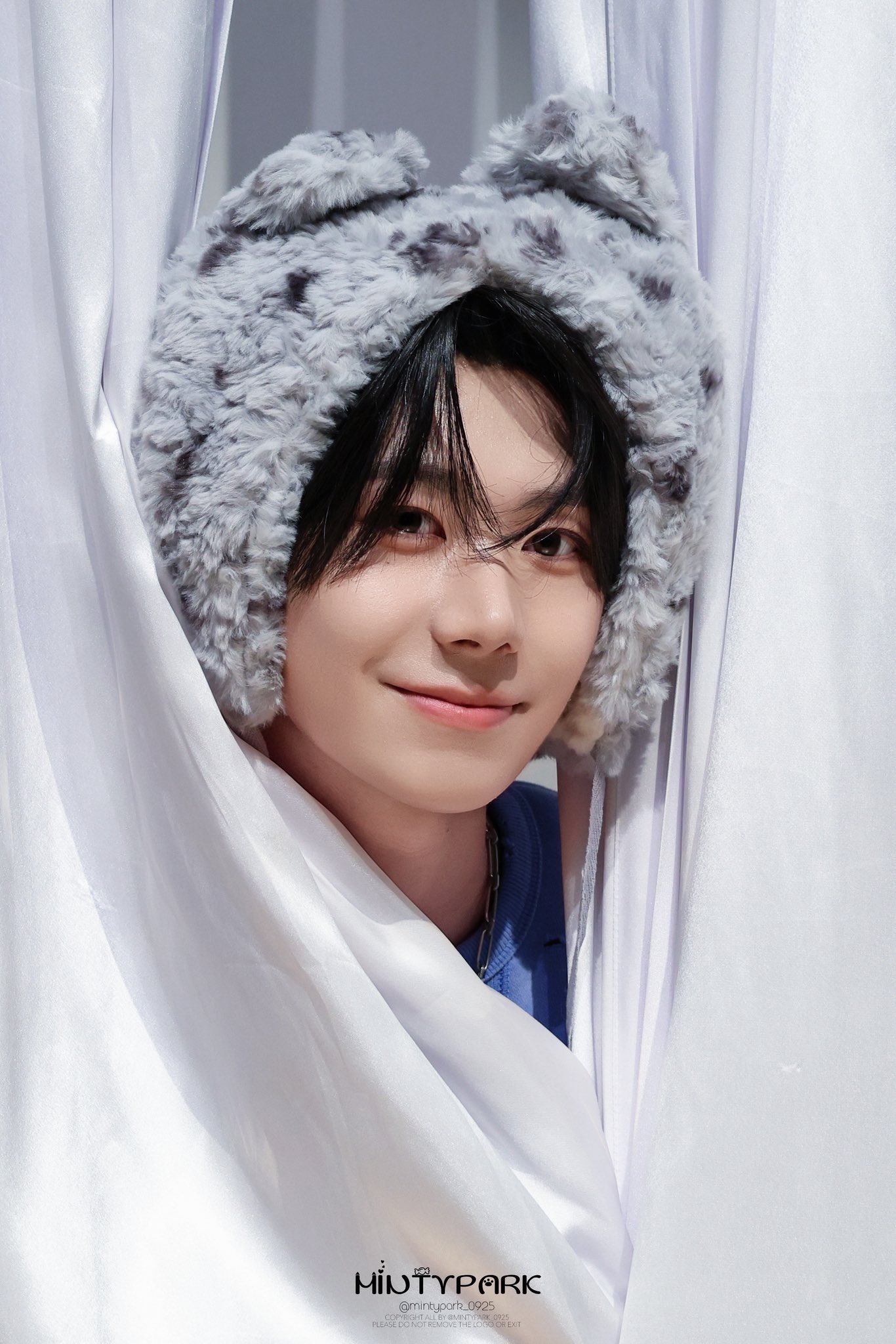 A moment captured by Park Han (AHOF)'s fan