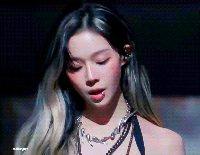 Winter (aespa)的最新照片