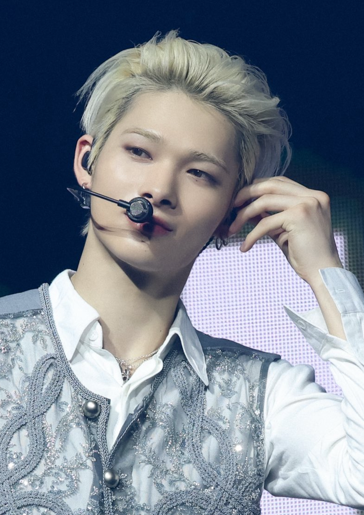 NI-KI (ENHYPEN)的最新照片